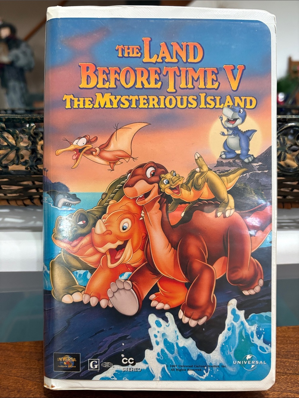 The Land Before Time V: The Mysterious Island (1997) VHS